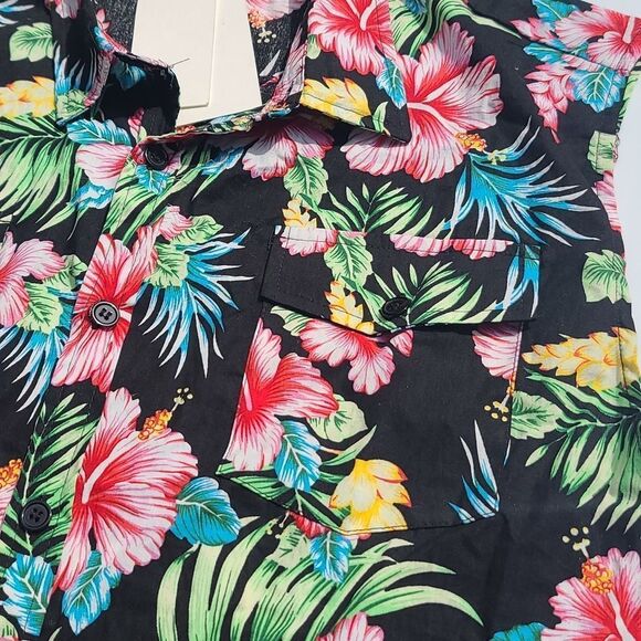 Jogal Hibiscus Floral Sleeveless Button up - Picture 3 of 6